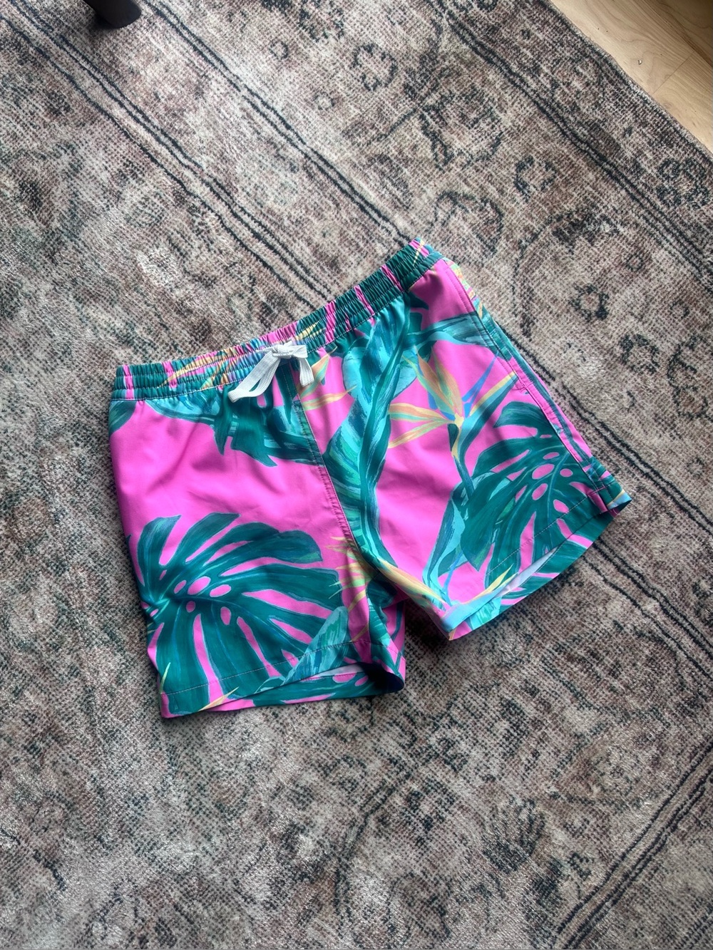 Chubbies Birds of Paradise Youth Swim Trunks – Size Large 14/16